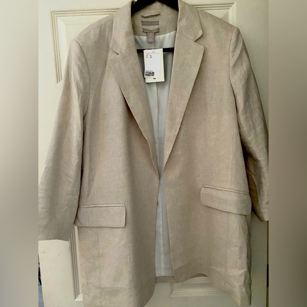 H& M brand linen blazer in size XL. New with tags.